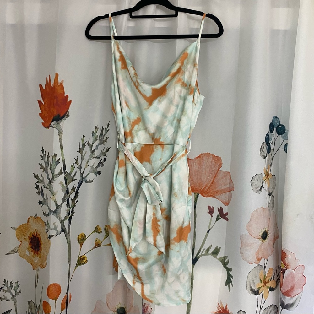 Silky cocktail dress 🥂